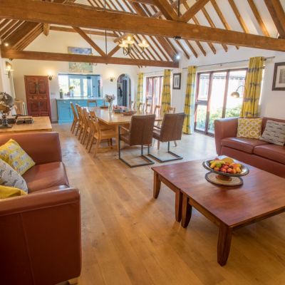 Woodyhyde Courtyard Holiday Retreat